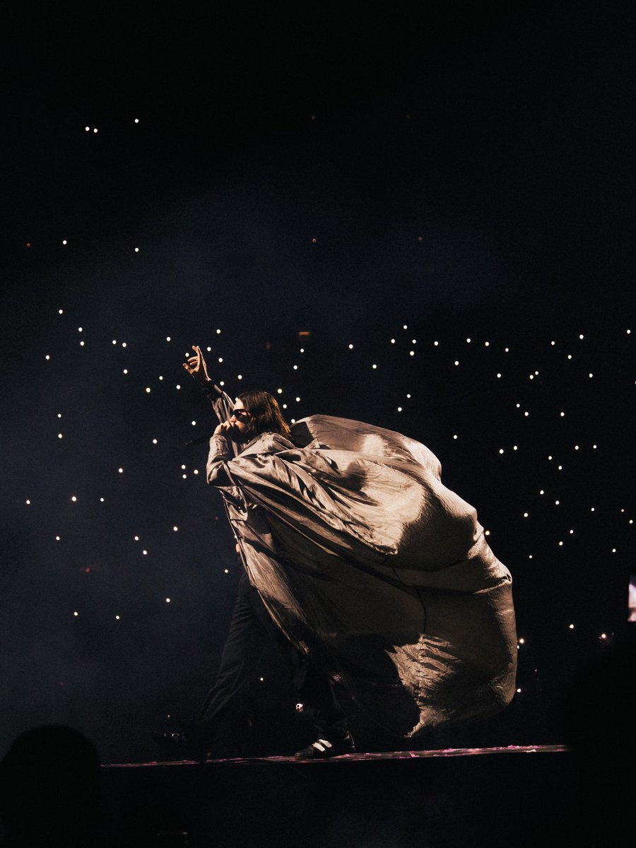 THIRTY SECONDS TO MARS tweet media