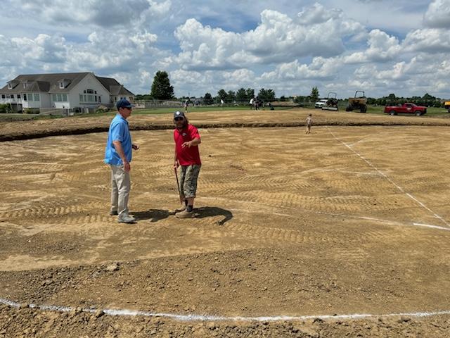 LeyCompany's tweet photo. Off to a great start over at @NorthStarGolf Kevin Wagner's got the two chipping greens and a bunker all shaped in. @technicalchoice @tom_campbell66 @RainBirdGolf @SiteOneSupply @GCBAA https://t.co/x1onllwDmJ