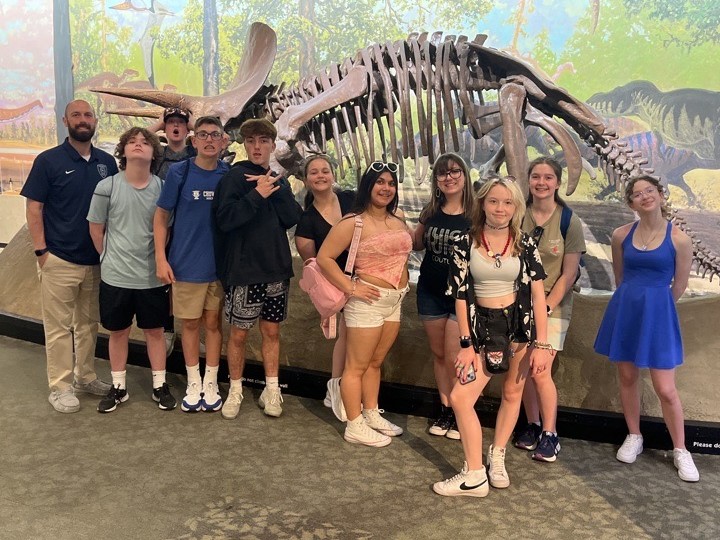 TPDWaffles's tweet photo. SRO Hanley accompanied the Wynn Middle School, 8th Grade class, for their "End of the Year" field trip to Boston. 
Student's got to learn a lot about the history of Boston, as well as Massachusetts. They took guided tours along the Freedom Trail, and the Duck Boats route. https://t.co/U10C90MLy9