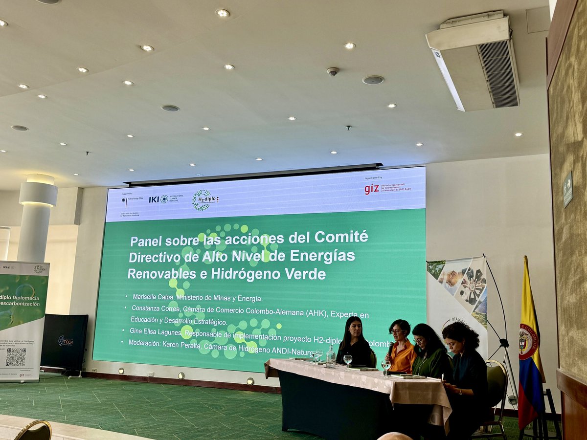 HidrogenoAndNat's tweet photo. #AEstaHora

Nuestra directora ejecutiva, Karen Peralta, participa en el Panel sobre las acciones del Comité Directivo de Alto Nivel de Energías Renovables e Hidrógeno Verde entre Colombia y Alemania🇨🇴🇩🇪 junto con @MinEnergiaCo @ahkcolombia y #H2DIPLO https://t.co/OfRus31zlN