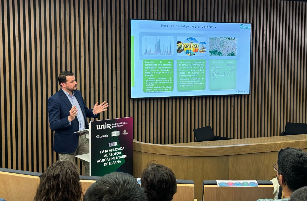 #ForoIA 👉 La IA y el sector agroalimentario
La IA es imprescindible en el sector agroalimentario, nos lo ha dejado claro el experto <a href="/ctarragona/">Carlos Tarragona ✈️</a> , de <a href="/spectralgeo/">SpectralGeo</a> , con el caso real de <a href="/CooperativaGaru/">COOPERATIVA GARU</a> 👀
Organizado por <a href="/UNIRuniversidad/">Universidad Internacional de La Rioja (UNIR)</a>, <a href="/lariojaorg/">Gobierno de La Rioja</a> y <a href="/empresa_rioja/">FER</a>.
