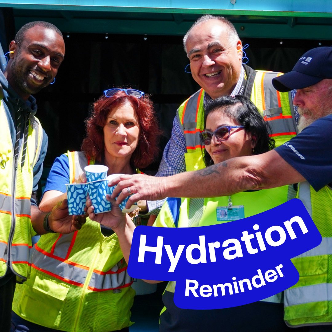 AOSafetyUAL's tweet photo. Don’t forget to stay hydrated! #UnitedAirlines #stayhydrated https://t.co/0gTqGW6m7c