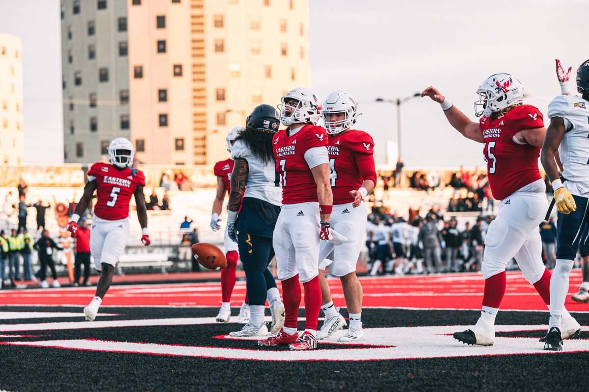 Top 10 Returning FCS Wide Receivers Entering 2024 Season
🗞️: si.com/college/fcs/to…
📸: <a href="/EWUFootball/">EWU Football 🏈</a>