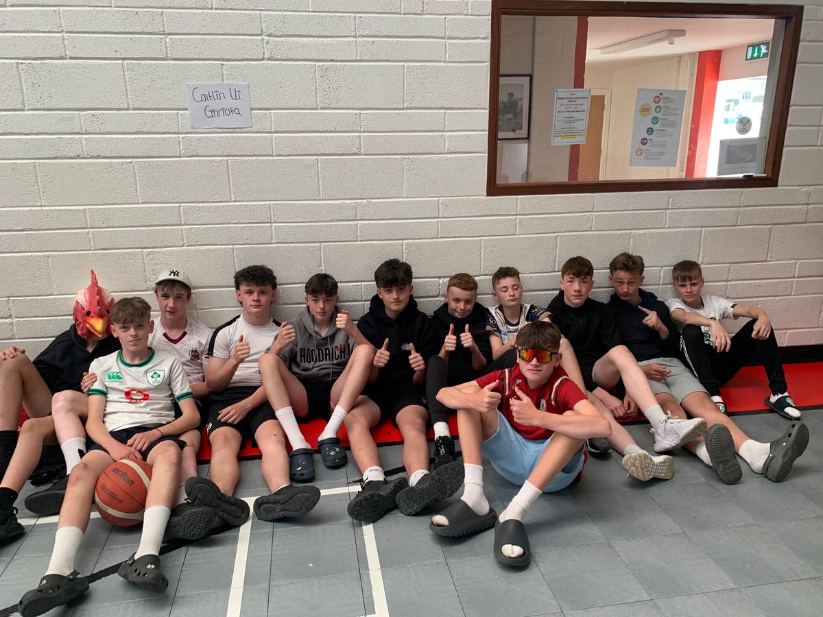 colchiarain's tweet photo. Céilí dubh agus bán inné 🖤🤍 https://t.co/4g8hMvgMS0