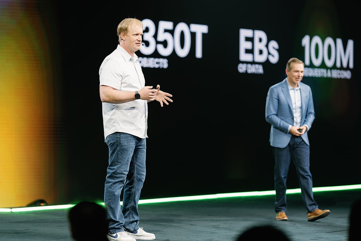 Veeam's tweet photo. On stage today at #VeeamON, @Lenovo's @KirkSkaugen, @AWS's Paul Meighan, and @1111systems's Dante Orsini joined #Veeam CEO @AnandEswaran &amp; CRO John Jester to discuss our partnerships &amp; joint innovations. 🤝 

🍿 Catch up on all that you missed on-demand: https://t.co/AqTE2OkP2Y https://t.co/Tx0nI7I2eJ