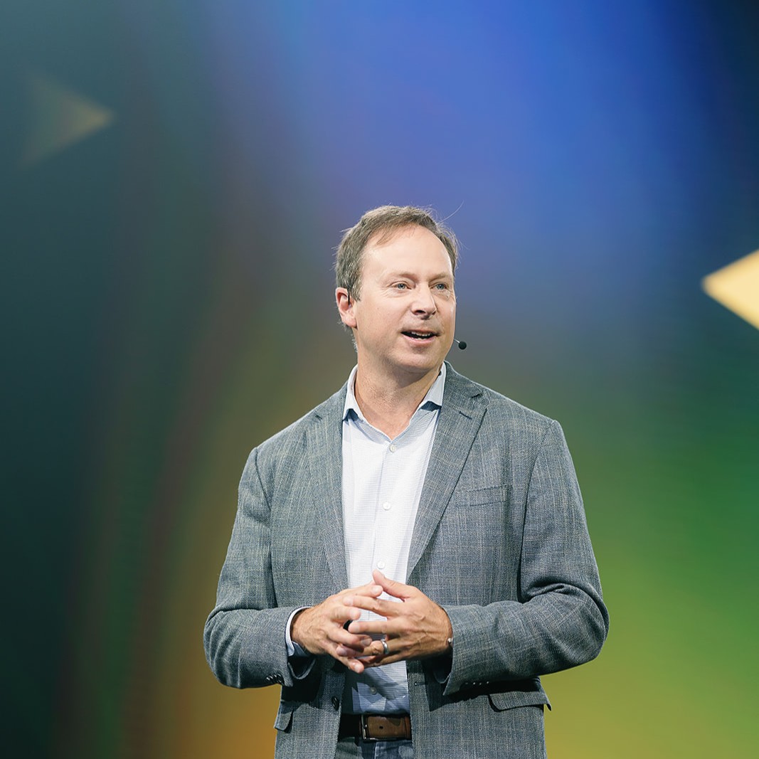 Veeam's tweet photo. On stage today at #VeeamON, @Lenovo's @KirkSkaugen, @AWS's Paul Meighan, and @1111systems's Dante Orsini joined #Veeam CEO @AnandEswaran &amp; CRO John Jester to discuss our partnerships &amp; joint innovations. 🤝 

🍿 Catch up on all that you missed on-demand: https://t.co/AqTE2OkP2Y https://t.co/Tx0nI7I2eJ