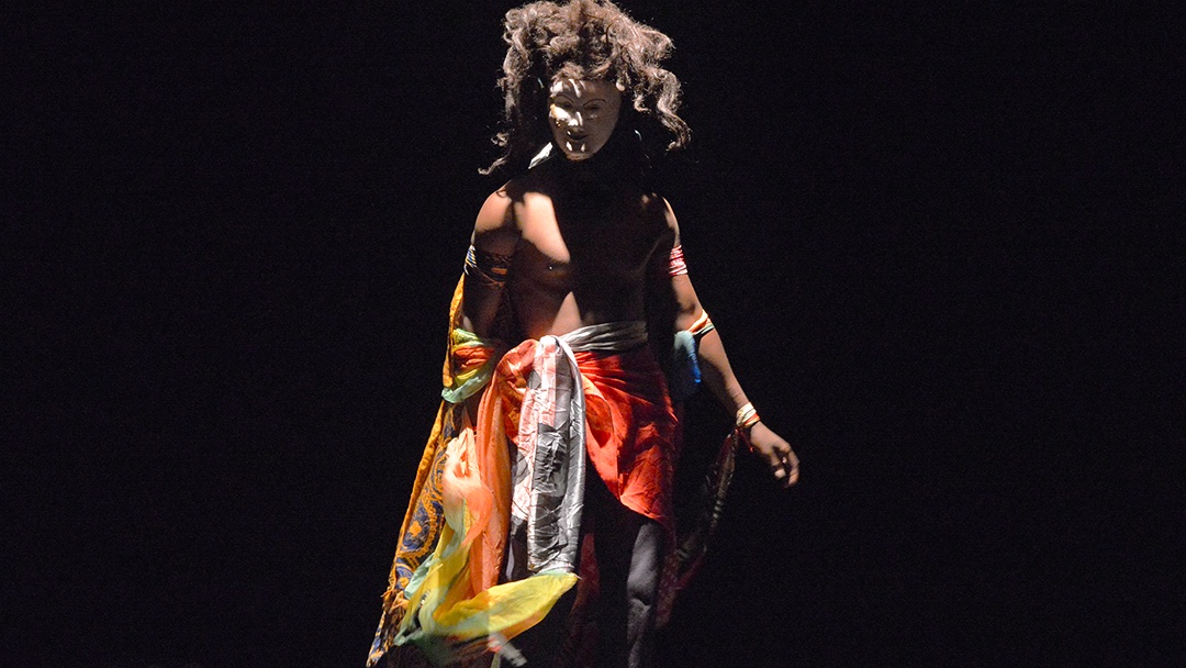 Plus que 5 petits jours avant le grand retour de #GénérationA ! Découvrez le programme de la soirée d’ouverture du lundi 10 juin : #Vagabundus du Mozambicain Idio Chichava et #Laprèsmididunfaune du Zimbabwéen Mcintosh Jerahuni. 💥
Infos et resas → bit.ly/generationa3-j1