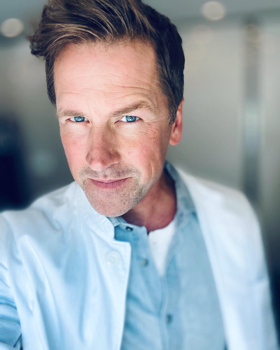 paulgreenemedia's tweet photo. #hearties do you want a free song from #whencallstheheart & lots of stories about my music? Get all the inside scoop. Just comment or dm “hearties” & I’ll send you the link #paulgreene #music #drcarson https://t.co/AVooFBIFUs