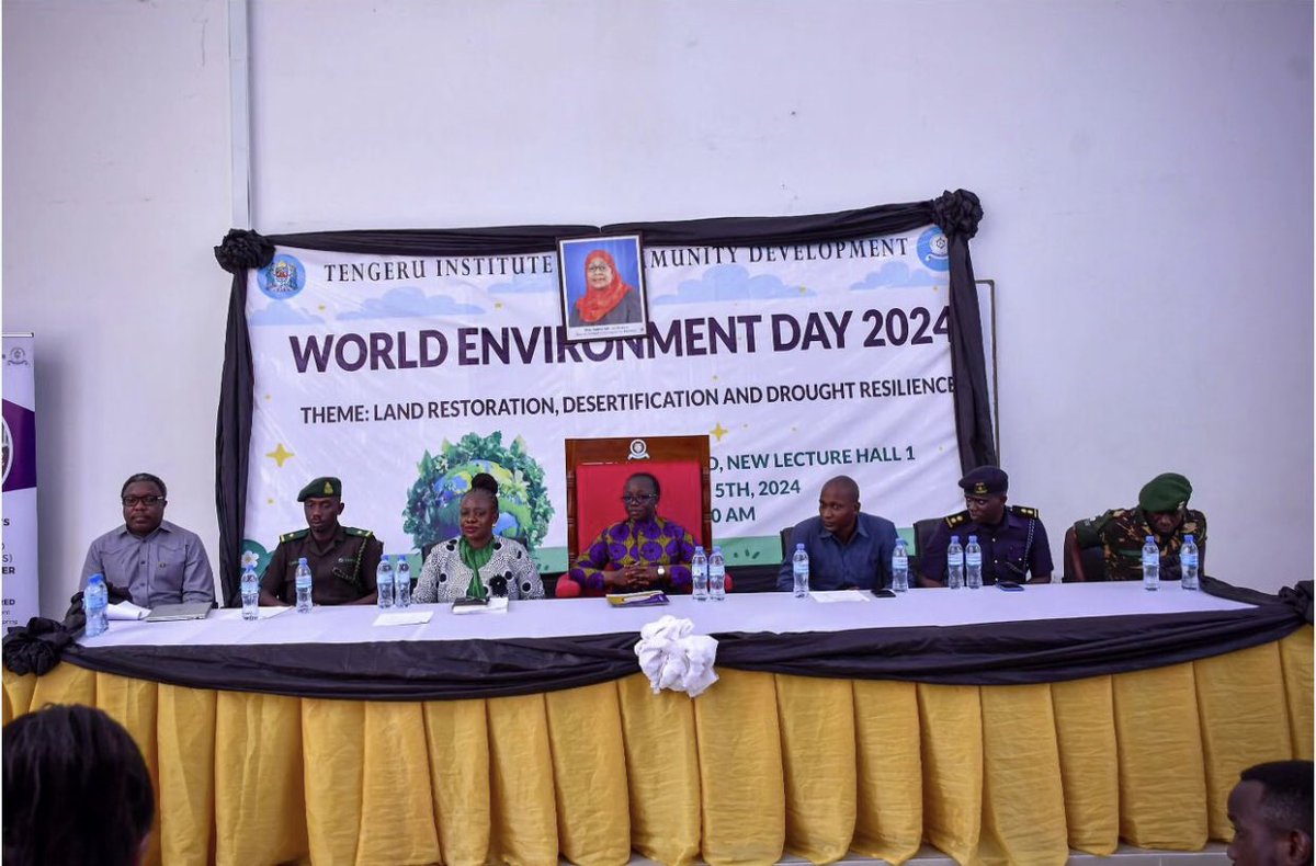 GwakiPrince's tweet photo. Today (World Environment Day), I was honored to present on PHE Integration in Land Restoration in front of Arumeru’s District Commissioner, Local Government authorities, National Environmental Management Council and other stakeholders in Arusha region.
@Afidep #BUILDProject https://t.co/yhdOJDRy71