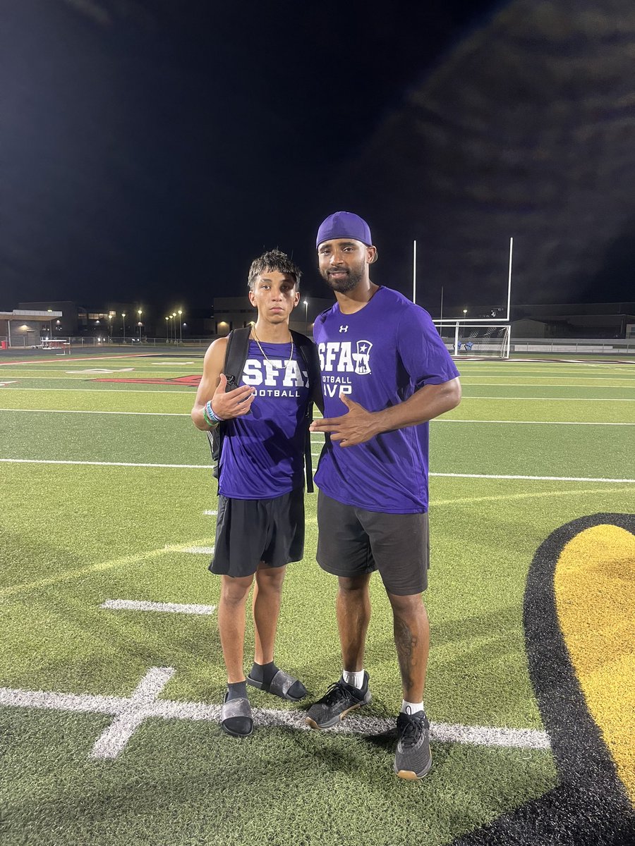 Ant3xs's tweet photo. GREAT camp with @SFA_Football @CoachCarthel in Del valle! Got some good work in and got better🤝🏽 Thank you @coachcismith @CoachKiddGlass7 @CoachCBrazell 💯 https://t.co/L6UdPGVDbR