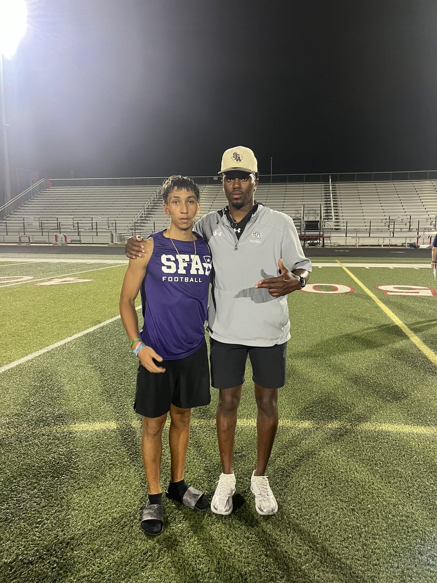 Ant3xs's tweet photo. GREAT camp with @SFA_Football @CoachCarthel in Del valle! Got some good work in and got better🤝🏽 Thank you @coachcismith @CoachKiddGlass7 @CoachCBrazell 💯 https://t.co/L6UdPGVDbR