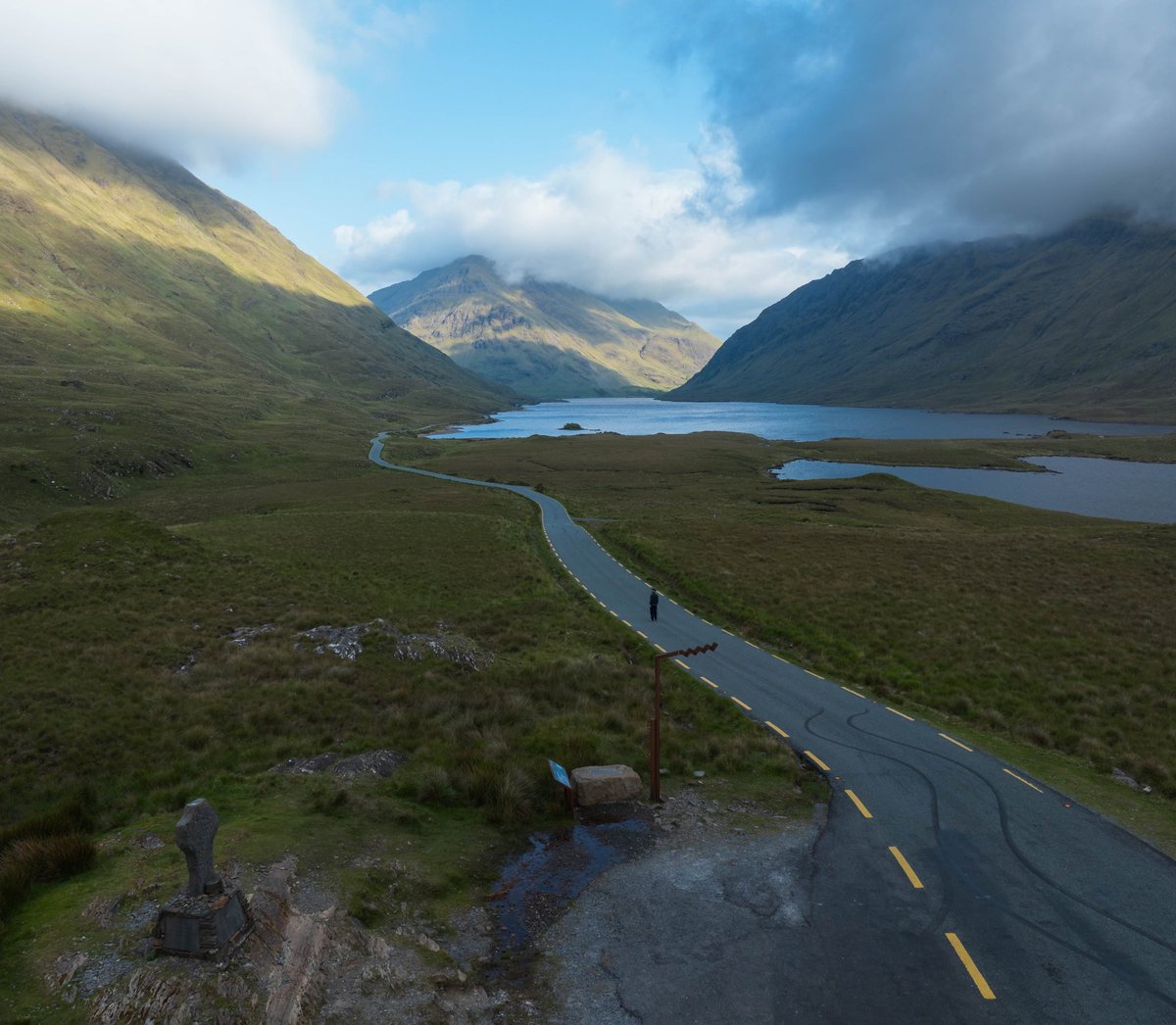 FergalDurkan's tweet photo. Walking through Doolough Valley, gives you a sense of scale and beauty of the place 
.
.
.

#tourismireland #daily_ireland #instant_ireland #icu_ireland #raw_ireland #raw_community #irishdreamms #dooloughvalley #mayo #wildatlantic #galway https://t.co/BCi3F7XAb2