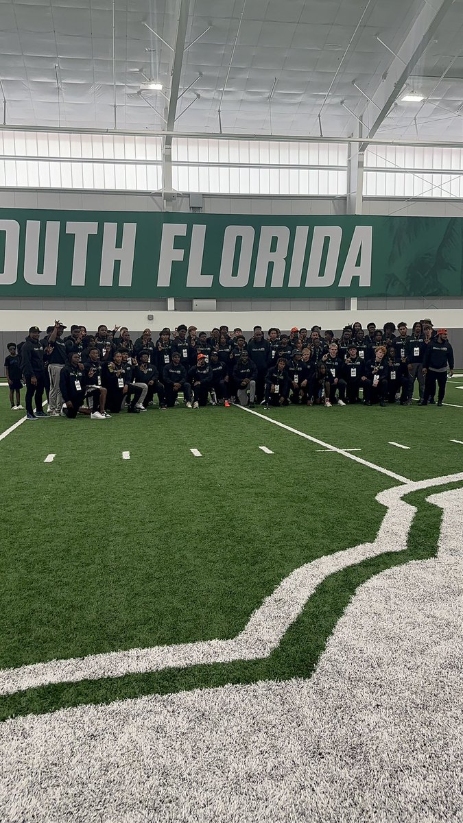 Appreciate <a href="/COACH_THOMSON/">James Thomson</a> and his crew for the hospitality and campus tour!#SouthFlorida  #DistinctlyHisCollegeTour