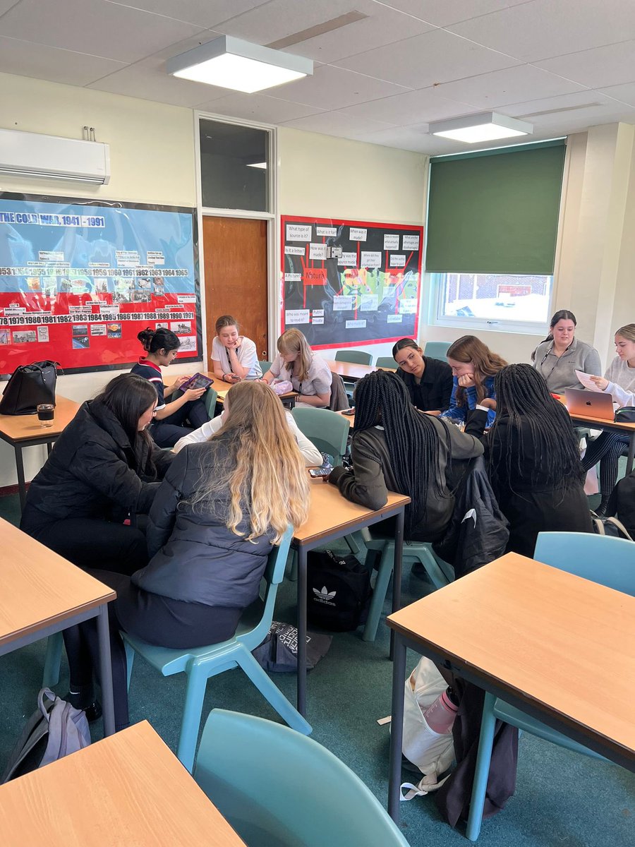 QueensSch_Hist's tweet photo. Our mock election campaign started today including a fierce face off between our Labour and Conservative candidates @QueensSch_Pol @UKParliament https://t.co/C8rhIcX8ea