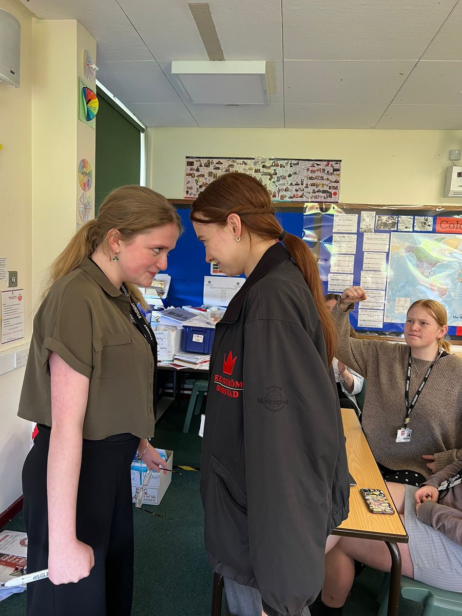 QueensSch_Hist's tweet photo. Our mock election campaign started today including a fierce face off between our Labour and Conservative candidates @QueensSch_Pol @UKParliament https://t.co/C8rhIcX8ea