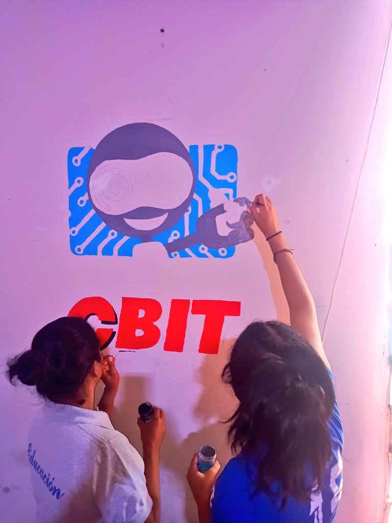 fundabitguaric2's tweet photo. Desde el G.E Lcdo Francisco Aranda se realizó la ambientación al Cbit a través de un nuevo mural del logo de los Centros Bolivarianos de Informática y Telemática, para realzar los valores de la Transformación Digital Educativa 🇻🇪🖥️🎨
@NicolasMaduro @Fundabit_

#PuebloMaduroEnPaz https://t.co/pYCMHknqdi