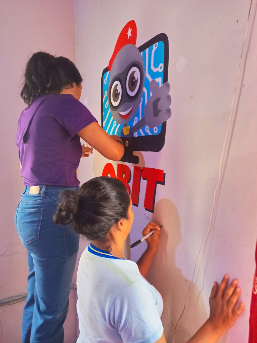 fundabitguaric2's tweet photo. Desde el G.E Lcdo Francisco Aranda se realizó la ambientación al Cbit a través de un nuevo mural del logo de los Centros Bolivarianos de Informática y Telemática, para realzar los valores de la Transformación Digital Educativa 🇻🇪🖥️🎨
@NicolasMaduro @Fundabit_

#PuebloMaduroEnPaz https://t.co/pYCMHknqdi