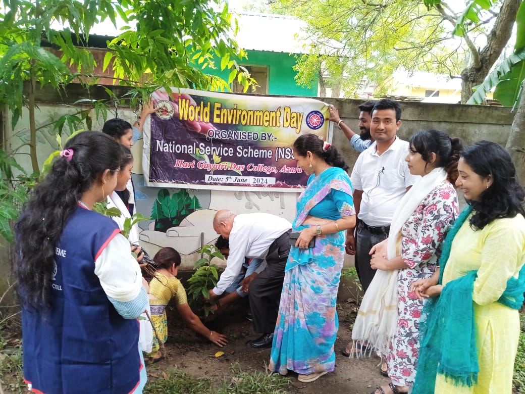 HariUnit's tweet photo. Celebration of  World  Environment Day. Hari -Gayatri Das College NSS Unit @nss_rdguwahati @GUCampusNSSUnit @CMOfficeAssam https://t.co/d60Mi4TVaN