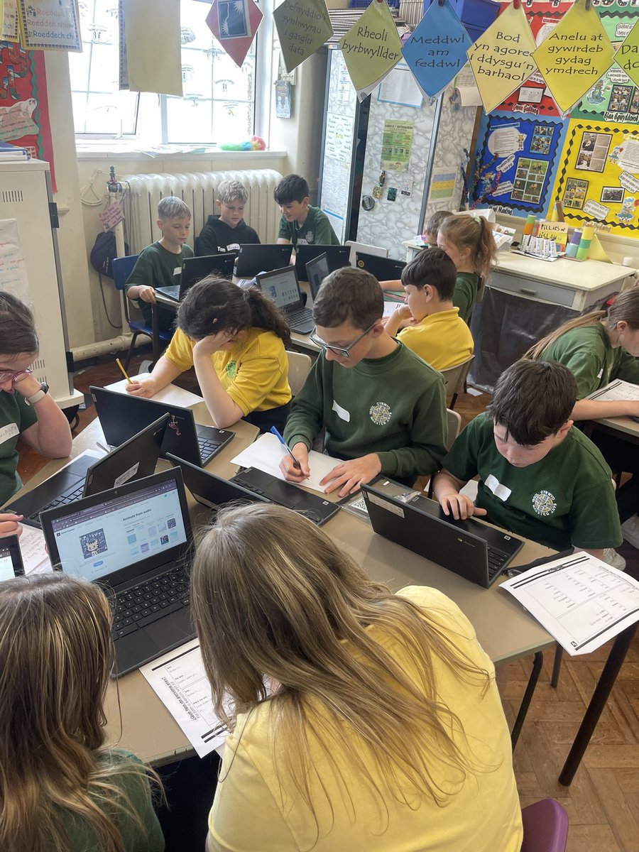 SbaenegLlan's tweet photo. Had a great afternoon visiting @ysgolcynwydsant today to conduct a fun and interactive Spanish lesson with Yr 6 as part of the Spanish transition project with the @yggllangynwyd cluster schools. The pupils were BRILLIANT - ยกMuchas gracias! ๐คฉ๐ช๐ธ๐ช๐ธ #TimLlan https://t.co/nG87yTdQKp