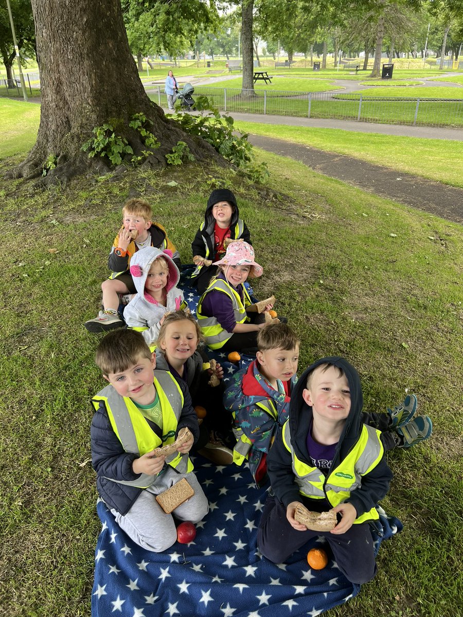 beancrossELC's tweet photo. Lots of fun for some of the purple and pink groups today at Zetland Park! We had lots of fun at the park, having a picnic and a game of football before we got caught in the rain! 🌧️ https://t.co/Y06oQLl8TP