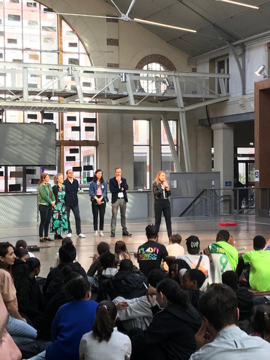 carine_rolland's tweet photo. Lancement du Forum des dynamiques culturelles au @104paris !
Merci aux artistes et bravo aux jeunes, aux publics des associations et centres sociaux qui se sont pris au jeu de la pratique et de la création artistique ! Ces dialogues et échanges réciproques sont vertueux ! https://t.co/otv7BLPEXK