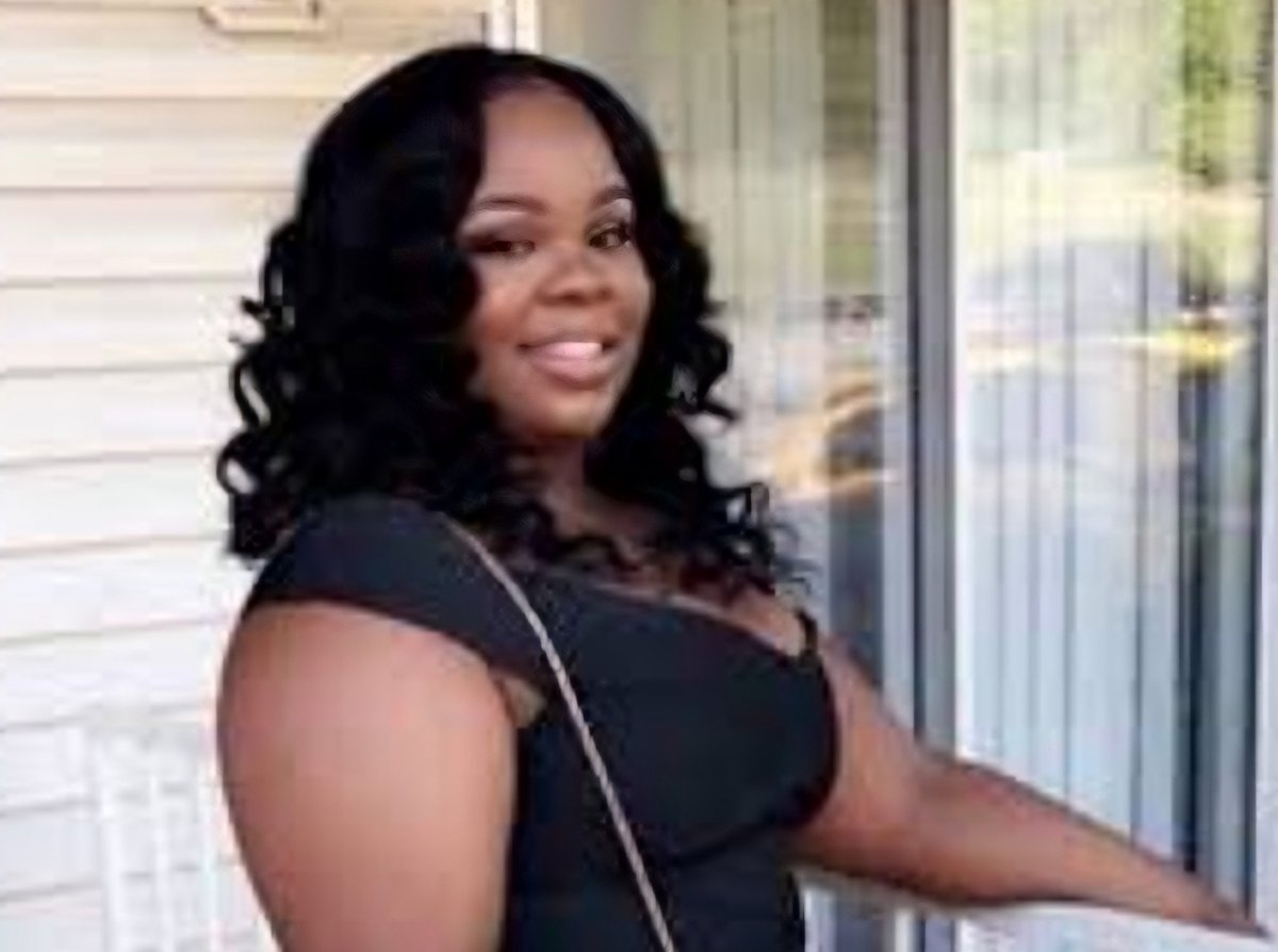 kamaufranklin's tweet photo. Breonna Taylor and Tyre Nichols both share birthdays. They both would have been 31 today. Instead, both were killed by the police. https://t.co/PPXFCT1fuG