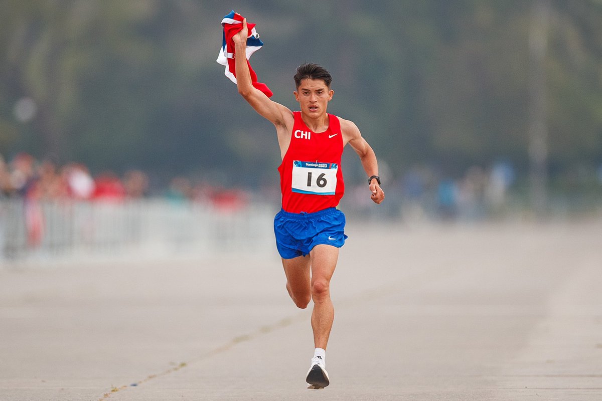 TeamChile_COCH's tweet photo. ¡AHOOOOORAAAAA SIII! 🥳🥳🥳

Luego de semanas de espera 🤯, la última actualización de World Athletics (ente rector del atletismo mundial) confirmó la clasificación 🤩 del maratonista Hugo Catrileo 🇨🇱 a los Juegos Olímpicos de París 2024.

#VamosTeamChile 🇨🇱 https://t.co/sXTYdXgbKe