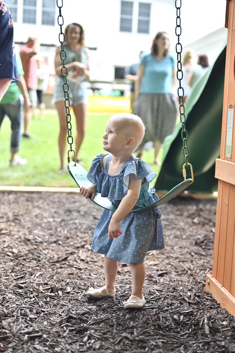 MattKaulig's tweet photo. Meet McKenna! She is almost 2 & is fighting pleuropulmonary blastoma. She loves Minnie Mouse, bunnies, puzzles, and Wheels on the Bus!
Today we teamed up with Roc Solid to build her a playset. #PlayDefeatsCancer #KauligGiving https://t.co/DVXzT377hE