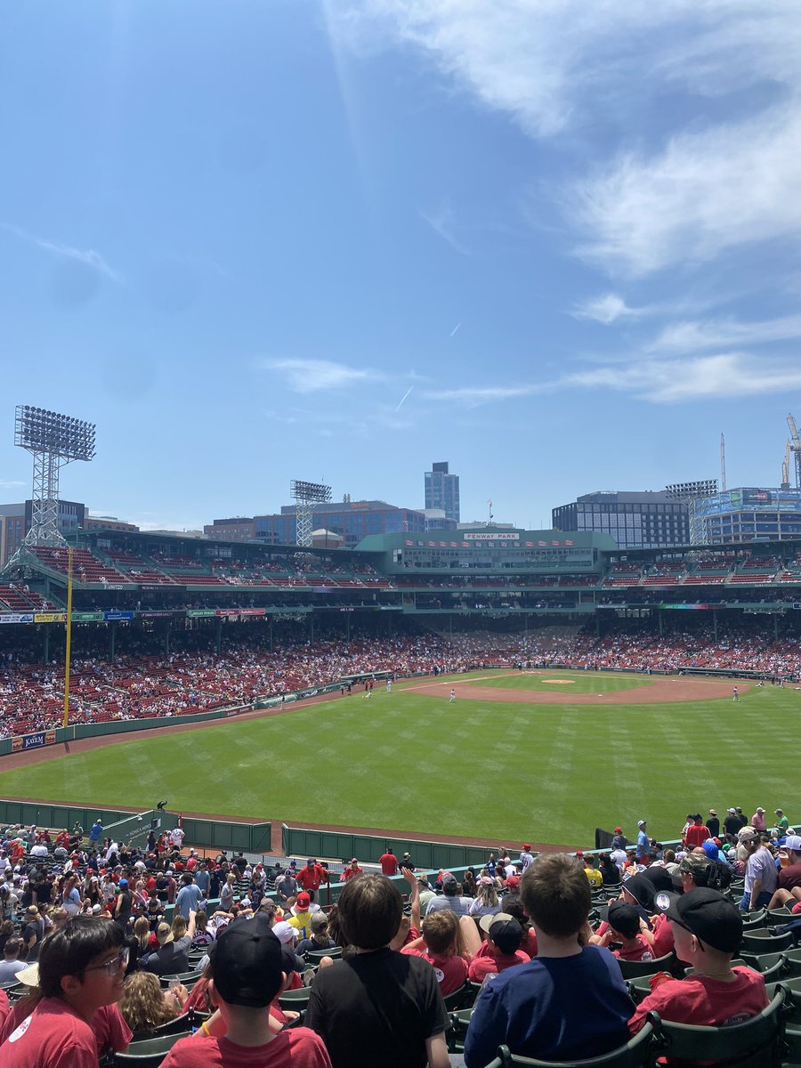 buffalowingpiza's tweet photo. I’m sure I won’t embarrass myself at the work event 🤥 #soxml https://t.co/GDtkove7LQ