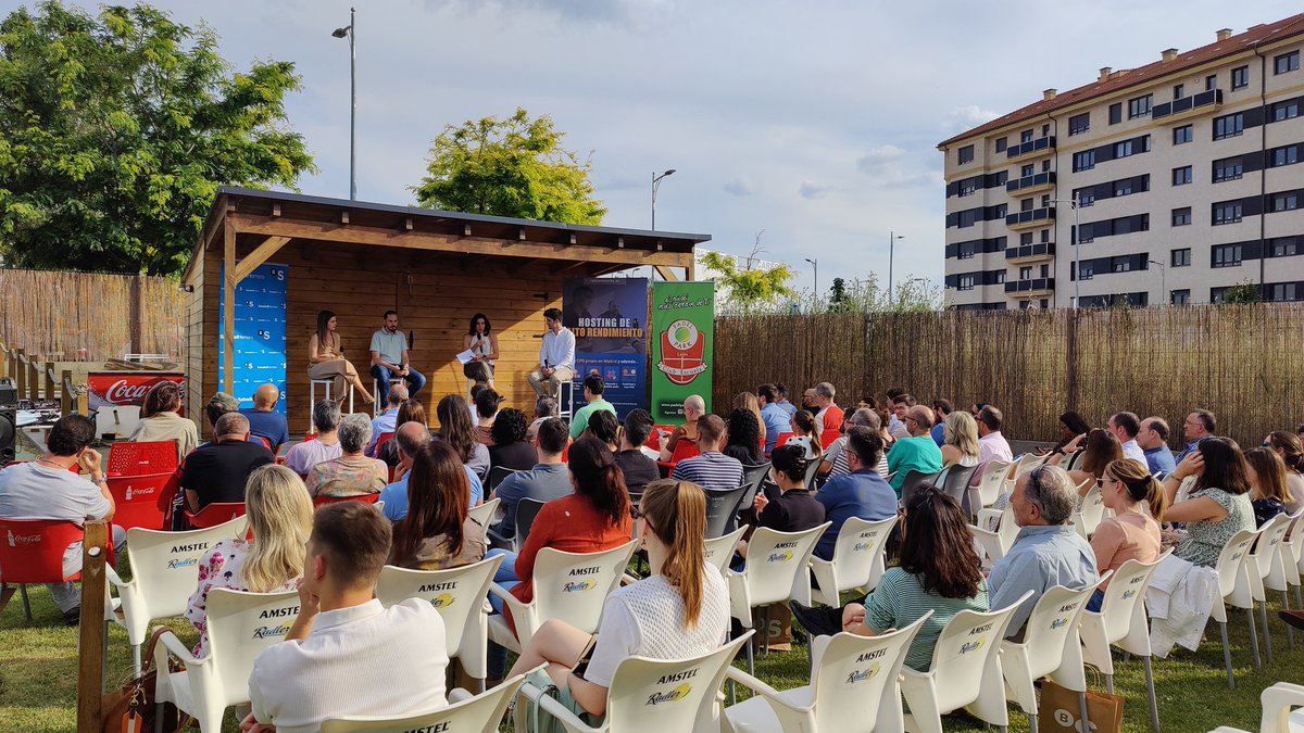 Aquí estamos en la Meetup de <a href="/LeonWordPress/">WordPress León</a> sobre e-commerce para dar comienzo al (pre)veranito.