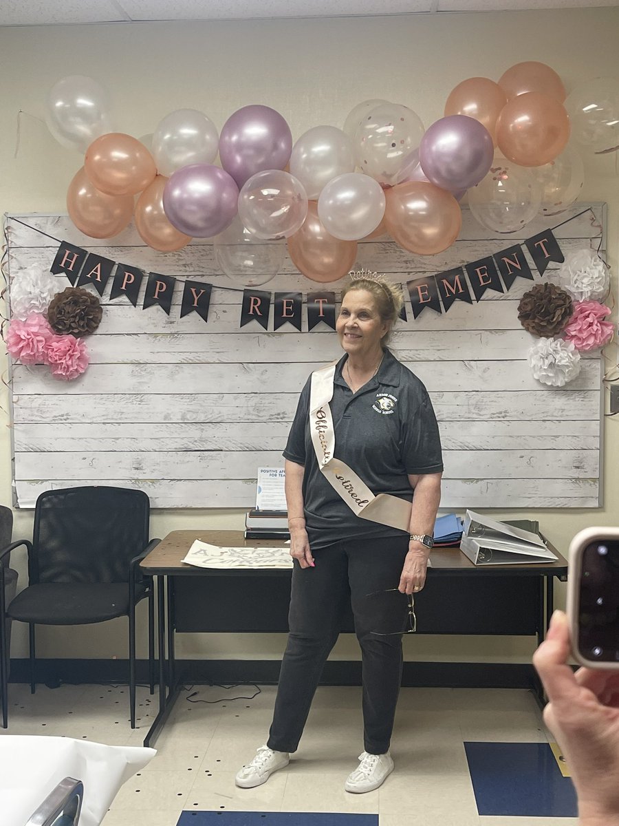 Elena Gonzalez tweet media