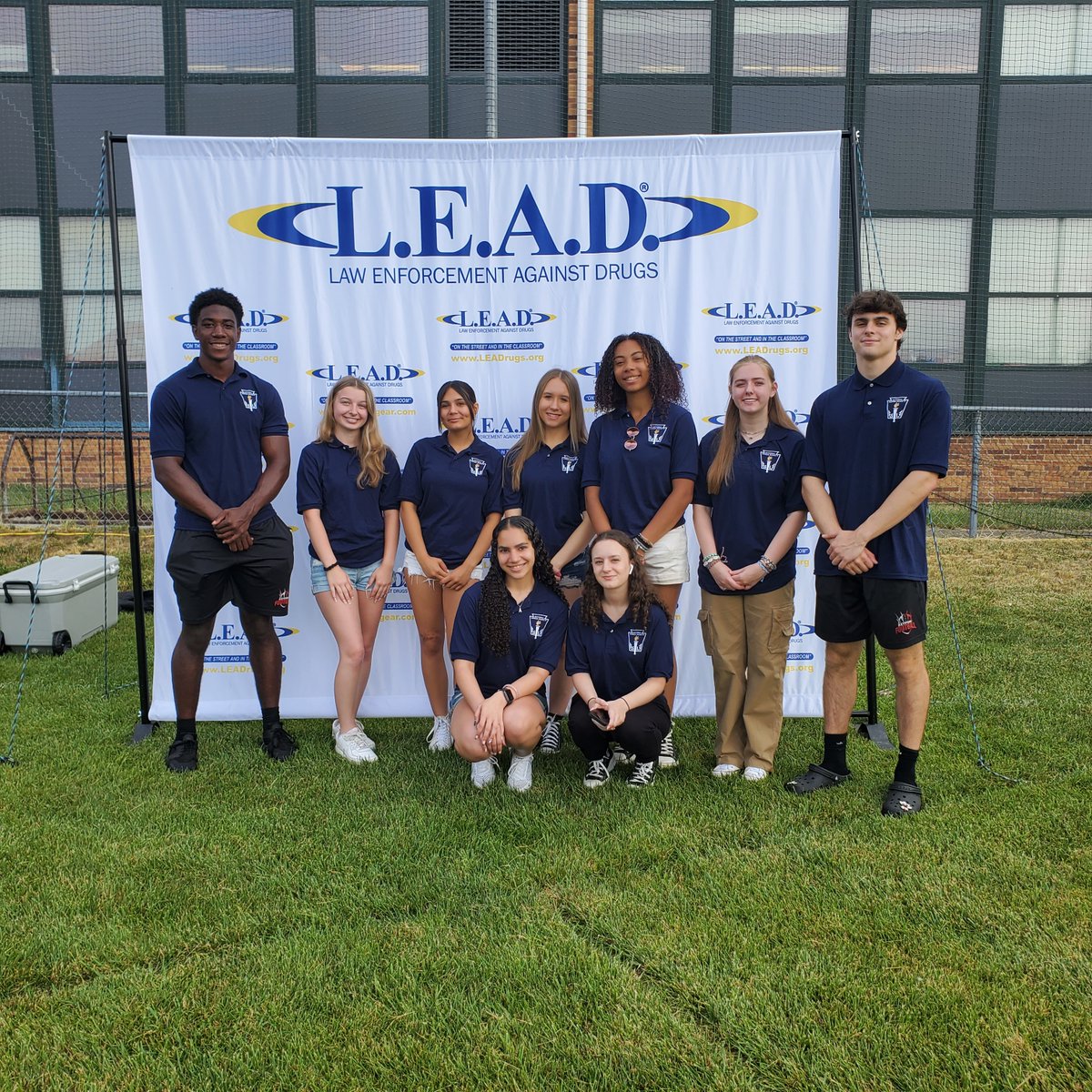 _khsprincipal's tweet photo. Some of our NHS members assisted Officer Aumack with LEAD Graduation at Central School today.  They had a great time assisting with this group of students. https://t.co/sPrY5eAQi4