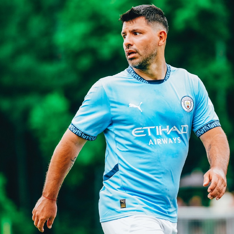 Look who's back in blue, showing off our 2024/25 home kit 🤩

🩵 @aguerosergiokun