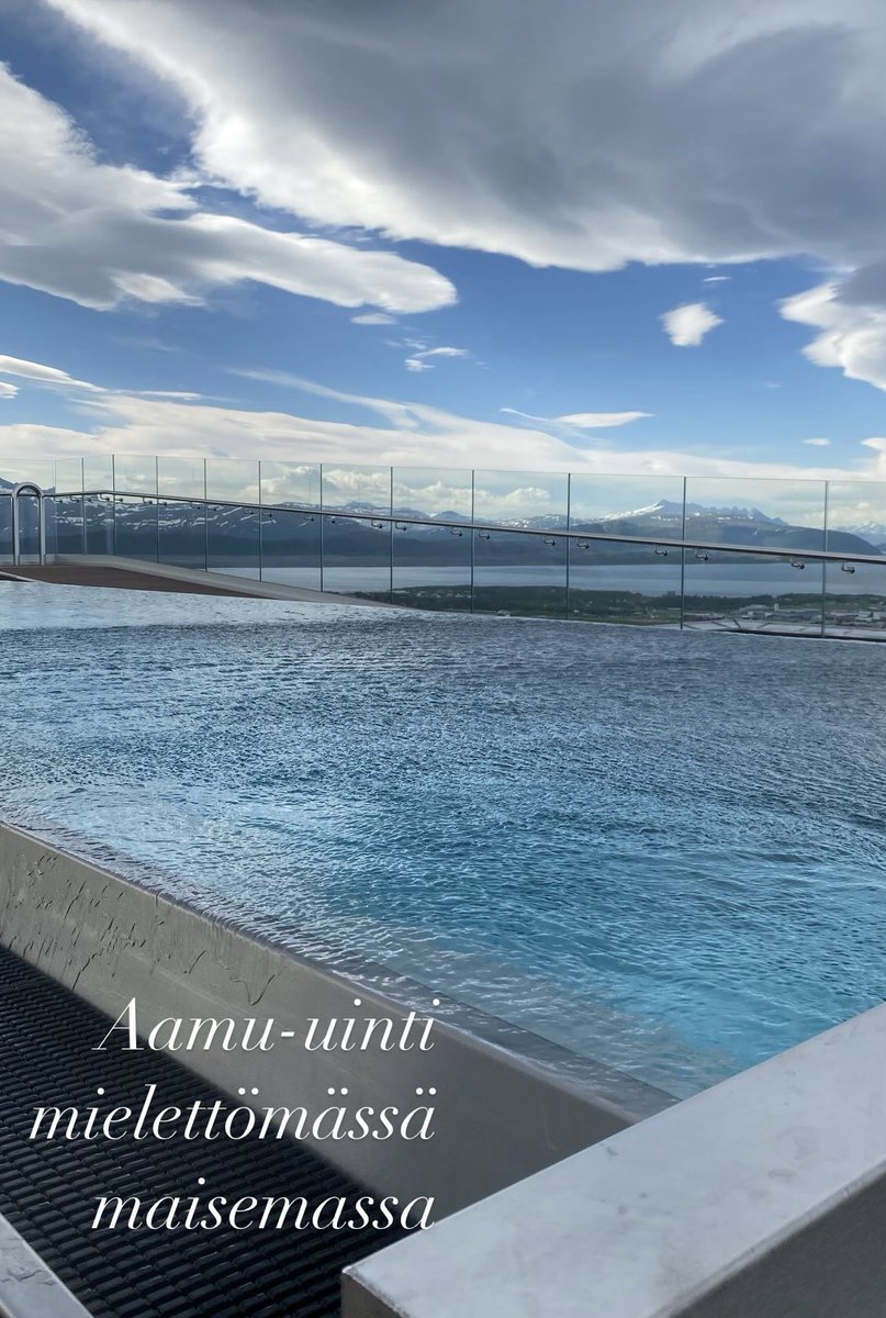 tiinakivinen's tweet photo. I just love this pool❤️ #woodhotelbodø #printmaking #queensonjaprintaward #artistlife #norway #qspa https://t.co/Q3uFJH80ZS