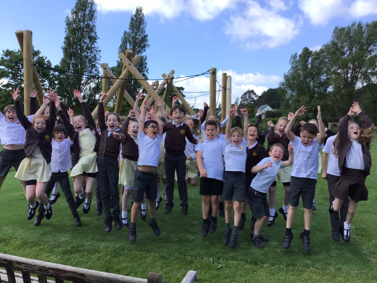 Today we competed in the Emile MTC cup and we came first out of the 22 schools that participated! We also held the top 5 places in the individual student rankings! Well done to our 5 winners, and well done to everyone for working together! Now for the final on Friday, let’s go!🤩