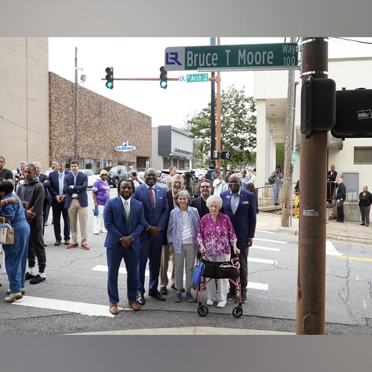 CityLittleRock's tweet photo. The renaming of the street honors Moore's legacy and reminds city staff and others who drive past City Hall of his dedication to public service and Little Rock's residents. [3] https://t.co/gKyej7RQEU