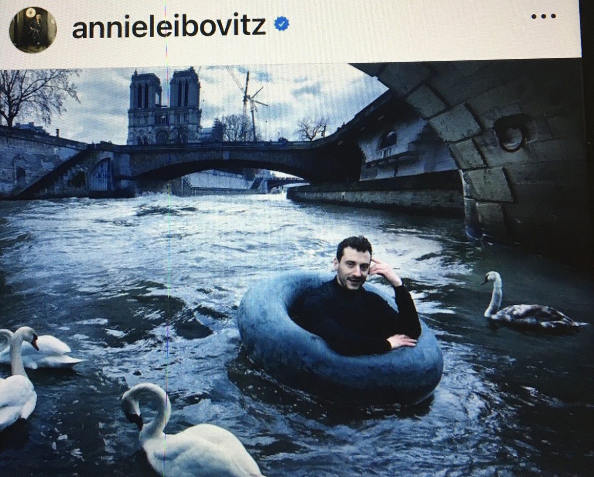 gattonovevite's tweet photo. Questo sarà il manifesto di Zurigo, che ne dice il Tagi? https://t.co/mGwrOvaYiV