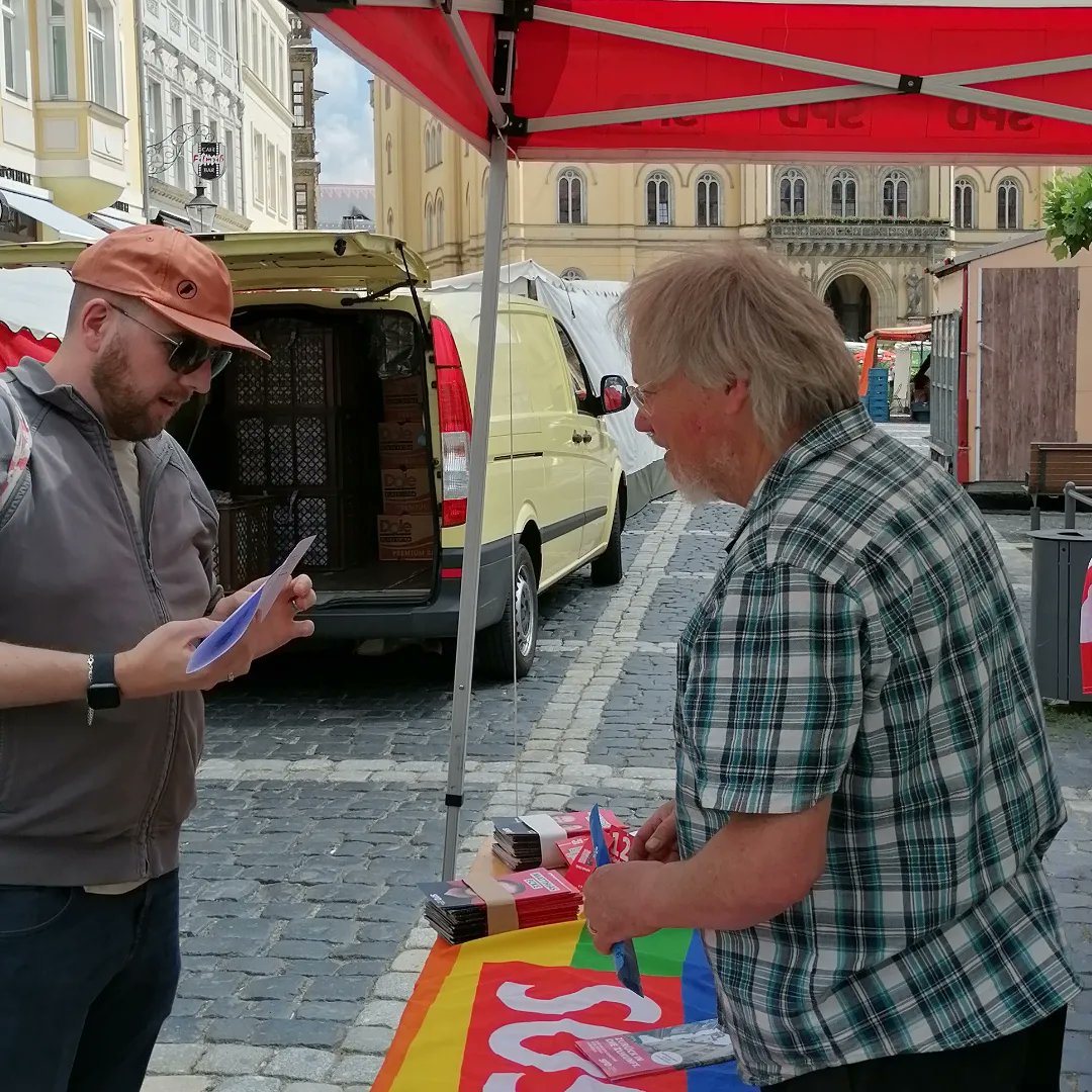 spdzittau's tweet photo. Mittwoch bedeutet Marktplatz - Wir waren wieder mit unserem Wahlkampfstand vor Ort und führten viele gute Gespräche. Vor der anstehenden Kommunalwahl war dies der vorerst letzte Termin - jedoch sehen wir uns spätestens in ein paar Wochen wenn es dann im die #landtagswahl geht! https://t.co/xOixLtCzET