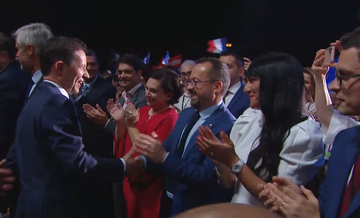 yannickneuder's tweet image. Présent ce soir au #Cannet pour le dernier meeting de @fxbellamy entouré de très nombreux élus et militants de toute la France !

Ce dimanche chacune et chacun pourra faire la différence pour que la France et l&apos;Europe reprennent leur destin en main !

#AvecBellamy