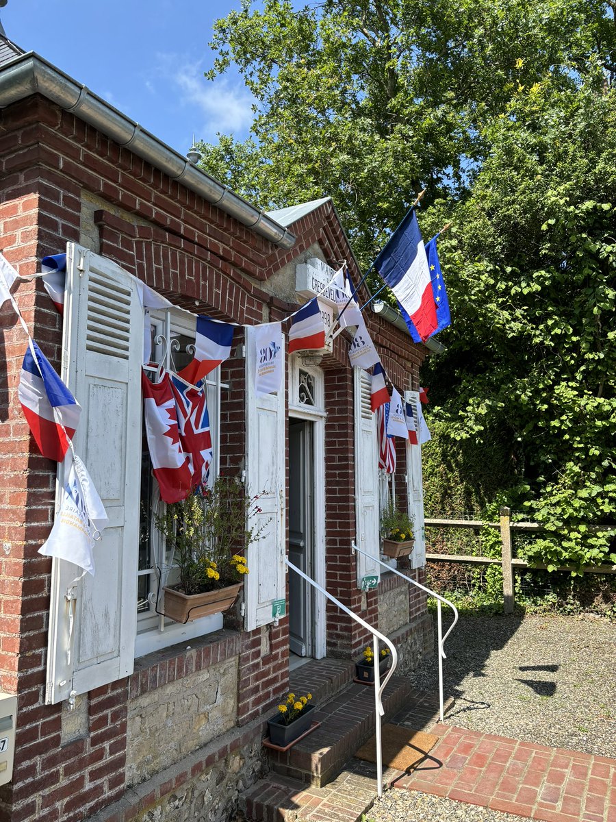 sergemarie15's tweet photo. #80DDAY #Cresseveuille #WelcomeGuys 🇺🇸🇨🇦🇬🇧 https://t.co/pndxOsekOH