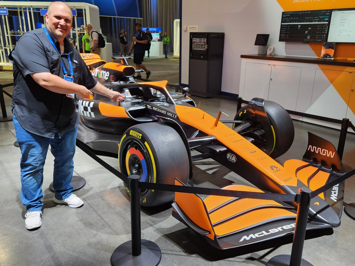 jkrause1's tweet photo. Racing to see all of #ciscoLive! https://t.co/cATzTBp8y4
