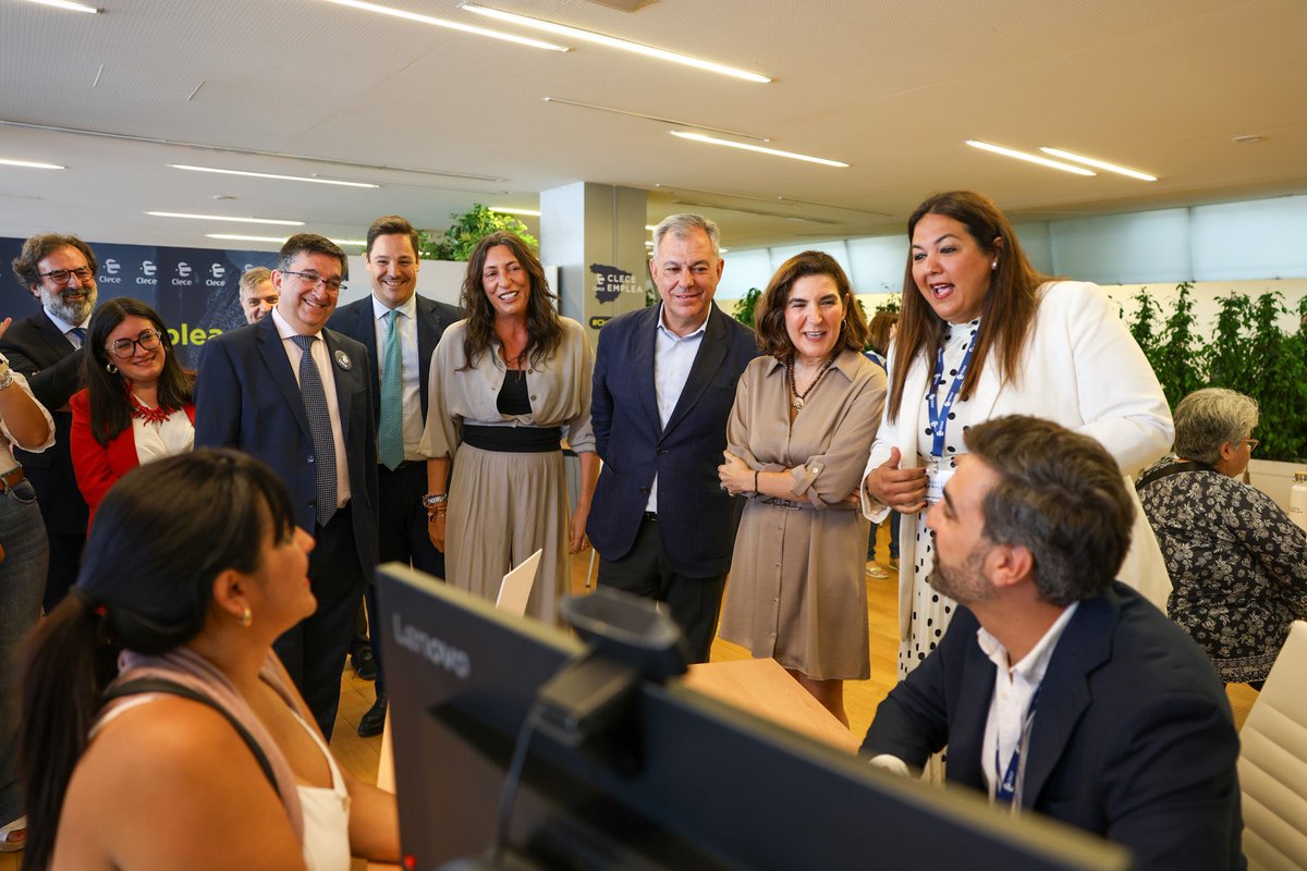 jlsanzalcalde's tweet photo. He visitado ‘Clece Emplea 2024’ que se está celebrando en los bajos de Marqués de Contadero.

✍️Este evento permite la selección directa de diferentes perfiles para más de 2000 empleos en España para colectivos vulnerables.

La igualdad ✅ de oportunidades en el mercado laboral es clave, junto a las puesta en marcha de medidas de integración, para favorecer el empleo para todos.