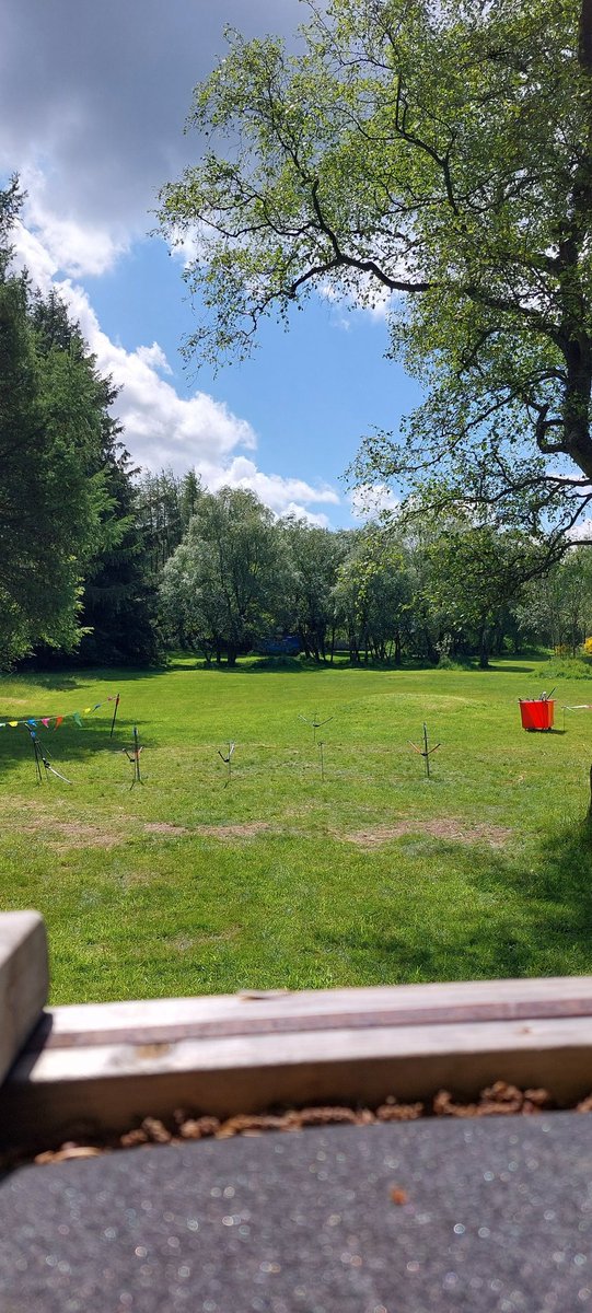 krafty148's tweet photo. moved to work outside today. Trying to see what firing from 25m was like. #1stattempt  bit low #2ndattempt alot better. BTW 25m is the distance to the the tub
#archery #visitscotland #visitdundee #Dundee #getoutside #outdoorarchery
#outdoorarcheryrange #sunnyscotland #sunnydundee https://t.co/tktlT8WssO