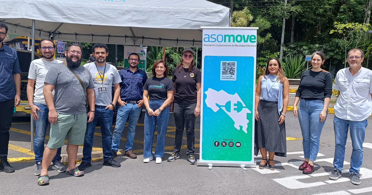 asomove's tweet image. ⚡️🌎☘️ #DíaAmbiente En el Día Mundial del Medio Ambiente, estamos en la @UniversidadCR con exhibición de transporte eléctrico y charlas "relámpago" para aprender sobre bicis y autos eléctricos, reciclaje de baterías y conversión de vehículos.

@geeklog #fortech #sunduro