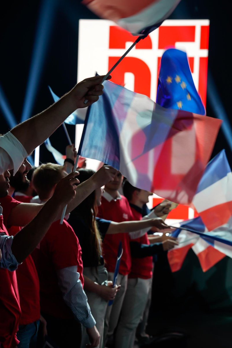 yannickneuder's tweet image. Présent ce soir au #Cannet pour le dernier meeting de @fxbellamy entouré de très nombreux élus et militants de toute la France !

Ce dimanche chacune et chacun pourra faire la différence pour que la France et l&apos;Europe reprennent leur destin en main !

#AvecBellamy