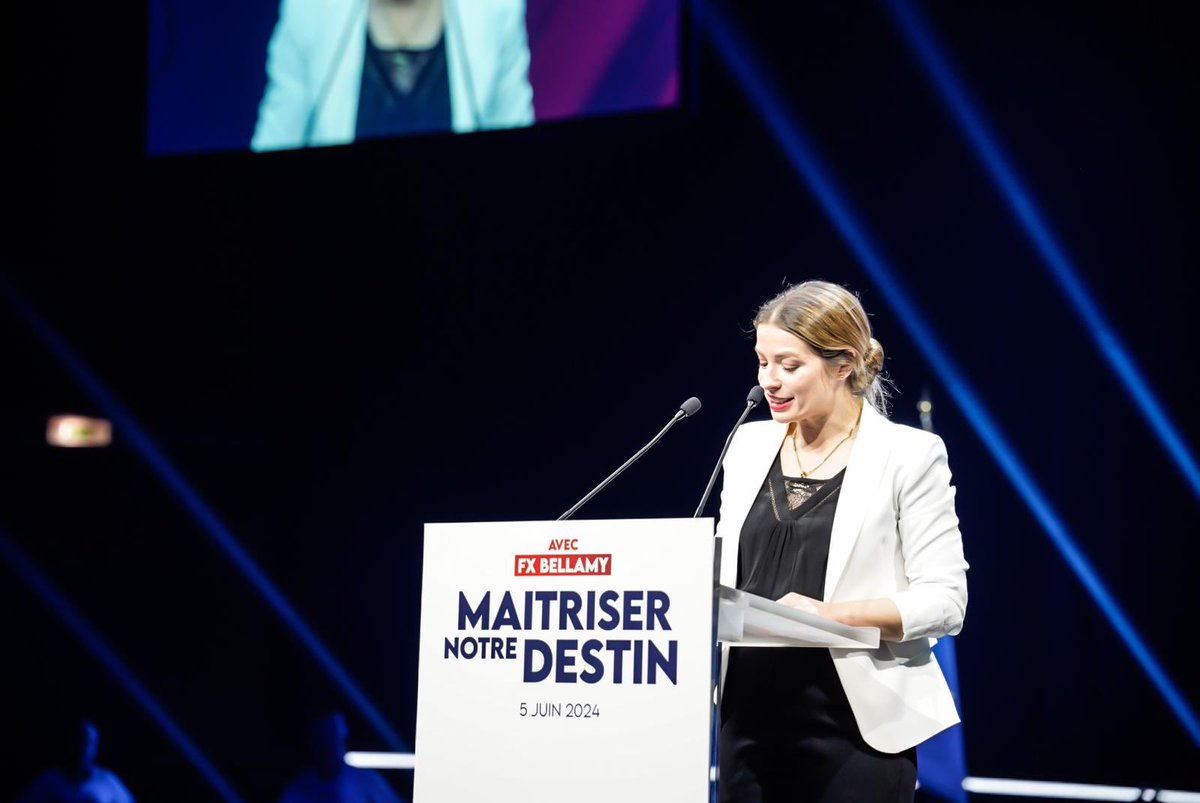 CelineImart's tweet photo. Tellement heureuse de vous retrouver si nombreux au Cannet, dans les Alpes-Maritimes ! 

Vive la France ! 🇫🇷 #AvecBellamy https://t.co/R4TXBF8LZq