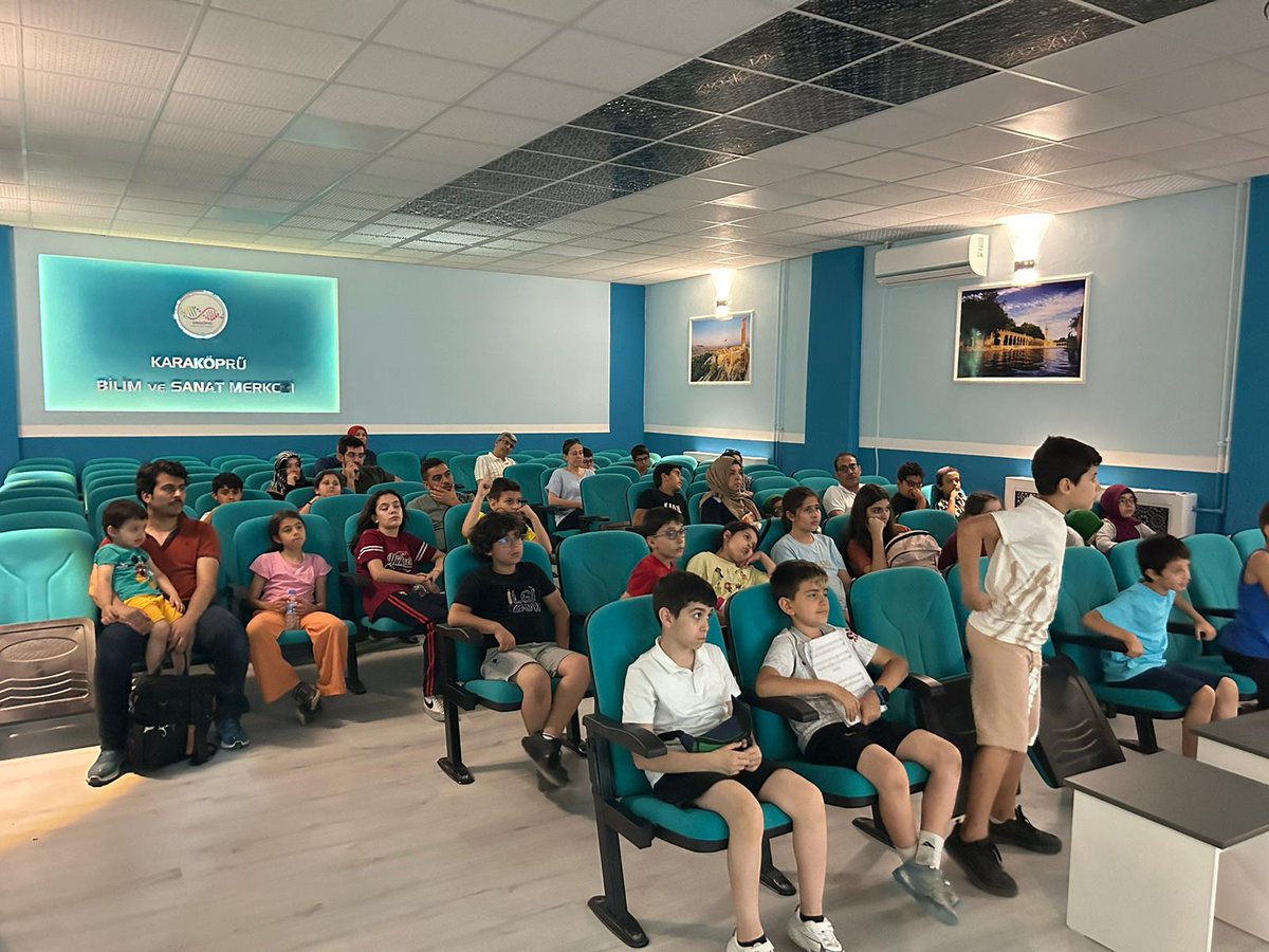 karakoprubilsem's tweet photo. Astronom @planetphysic e 'Astronomi ve Uzay Hakkında Merak Edilenler' konulu söyleşi için ve söyleşiyi tertipleyen Fen Bilimleri Öğretmenimiz Leyla TASLAK'a emeklerinden dolayı teşekkür ederiz. @tcmeb @MebOrgm @BilsemMeb @UrfaValiligi @sanliurfammem63 @KarakopruM https://t.co/wZRT0Lm96R