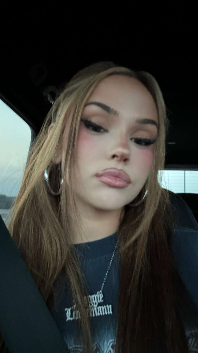 mlindemannpl's tweet photo. Maggie Lindemann na snapchacie https://t.co/22SfCmZNLM