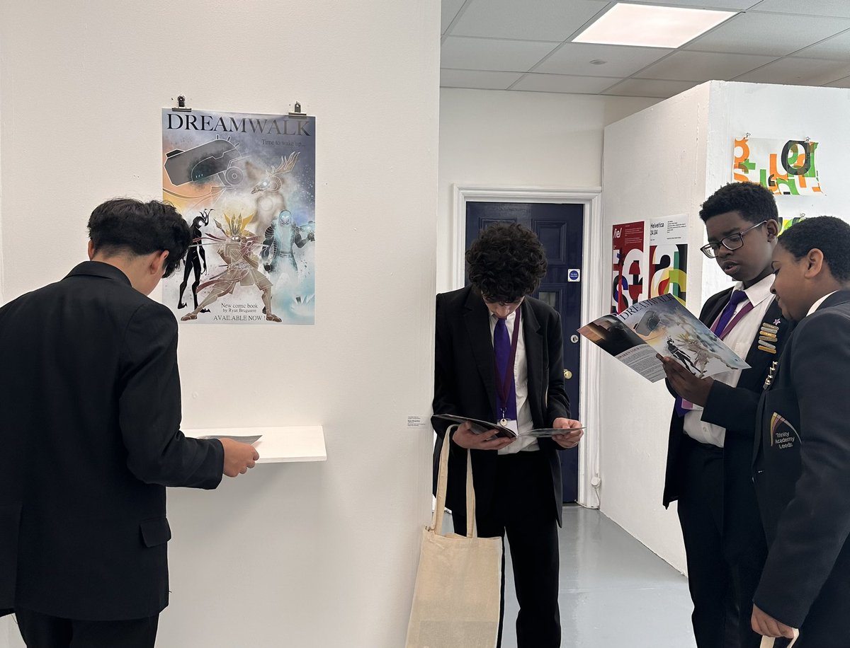 katelbenn's tweet photo. Today I had the joy of watching our students discuss the artwork displayed at @LeedsArtsUni thank you for having us and inspiring them #seefurther https://t.co/xpv0GzOSsx