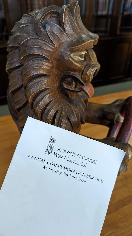 The Lord Lyon, Islay Herald and Albany Herald Extraordinary attended the Scottish National War Memorial Annual Commemoration Service. The War Memorial at Edinburgh Castle was designed by Sir Robert Lorimer and opened on 14 July 1927 by Edward, Prince of Wales. <a href="/ScotWarMemorial/">Scottish National War Memorial</a>